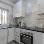 Apt 2 Bdr With Excellent Location
